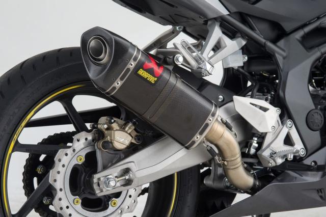AKRAPOVIC CBR250RR マフラー本体 スリップオン サイレンサー AKRAPOVIC CBR250RR マフラー本体 スリップオン サイレンサー