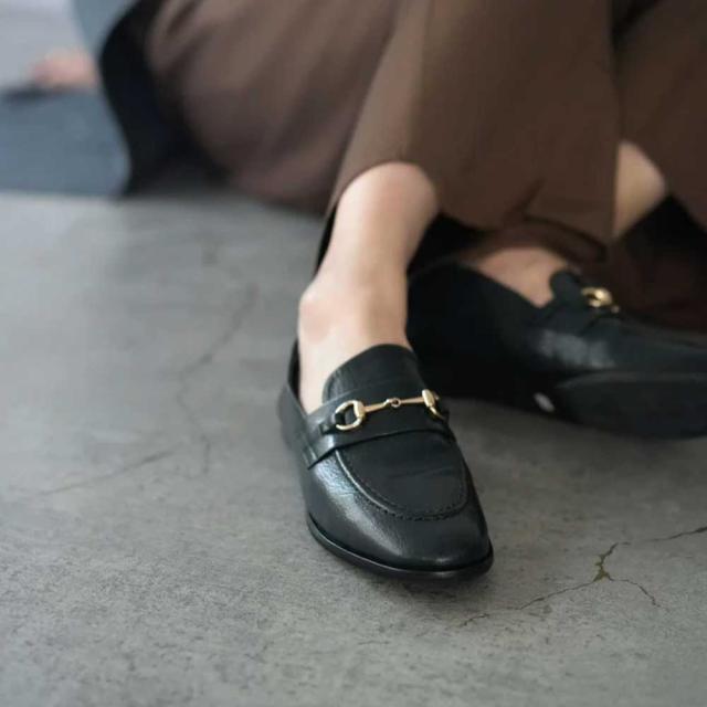 ユーコ イマニシ yuko imanishi +  791043 SACHI ブラック 甲深 ビットローファー フラット スリッポンシューズ  展開サイズ 23.5cm 24cm 24.5cm 25cm「靴」