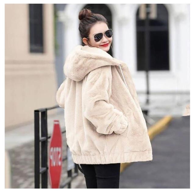 【未使用、タグ付き】フェイクファーフードジャケット ホワイト フード付き フェイクファージャケット ホワイト