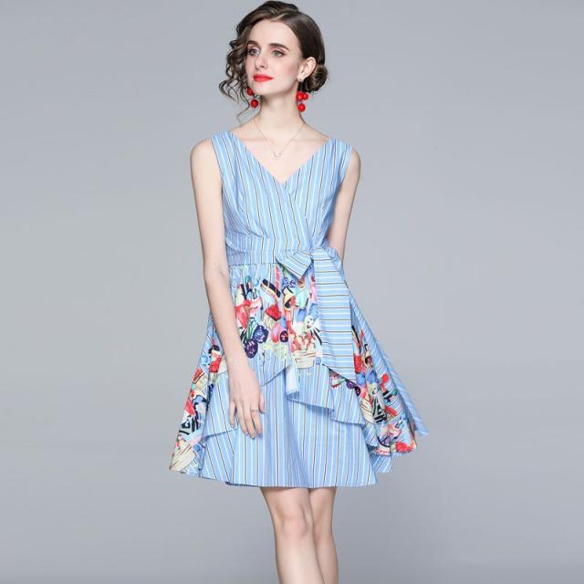 お洒落無限大 ワンピース ストライプ柄 プリント柄 フレアワンピ ノースリーブ Vネック イラスト とろみ Aライン フリル ウエストリボン 定番 美しい Carlavista Com