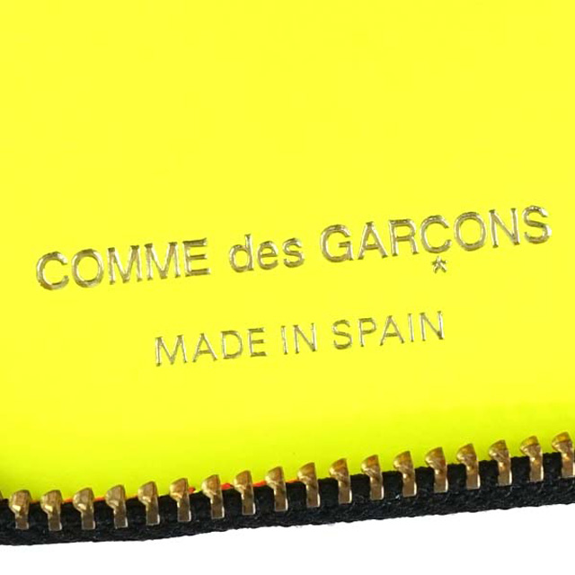 ラウンド 二つ折り財布