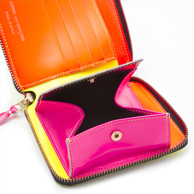 ラウンド 二つ折り財布