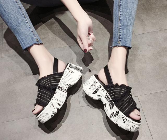 厚底 サンダル シューズ 白 レディース 22.5cm 23.0cm 23.5cm 24.0cm 24.5cm 歩きやすい ロゴ デニム 春 夏 秋 きれいめ シンプル カジュアル おしゃれ かっこいい スポーティー ボーイッシュ 合わせやすい 脚長 休日 リゾート パーティー イベント OL 学生 大学生 通勤 通学