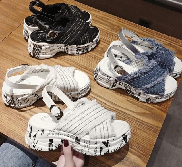 厚底 サンダル シューズ 白 レディース 22.5cm 23.0cm 23.5cm 24.0cm 24.5cm 歩きやすい ロゴ デニム 春 夏 秋 きれいめ シンプル カジュアル おしゃれ かっこいい スポーティー ボーイッシュ 合わせやすい 脚長 休日 リゾート パーティー イベント OL 学生 大学生 通勤 通学