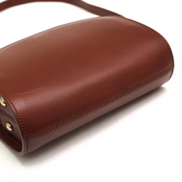 ○アーペーセー A.P.C. イタリア産スムースカーフスキン 牛革