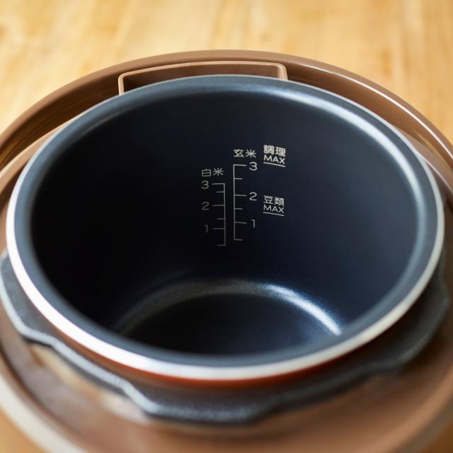 BRUNO 電気圧力鍋 マルチ圧力クッカー crassy+ （ ブルーノ 電気式 圧力鍋 圧力なべ 圧力式電気鍋 電気式圧力鍋 1.5L おしゃれ レシピ付き 時短 炊飯器 離乳食 幼児食 介護食 マルチクッカー 簡単調理 キッチン家電 調理家電 ）