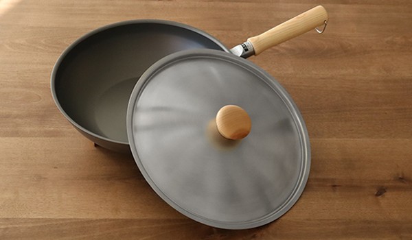 【未使用】Tupperware 28cmステンレスフライパン 蓋付き Tupperware28cmステンレスフライパン 蓋付きドイツGermany 製