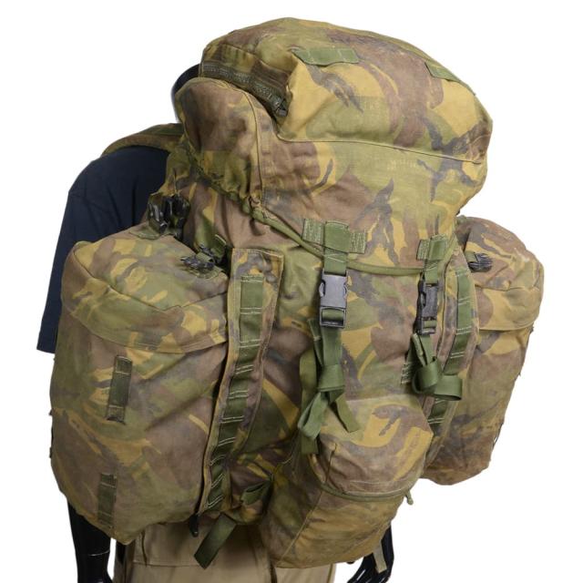 イギリス軍放出品バックパックDPM迷彩MOLLE対応サイドポーチ搭載