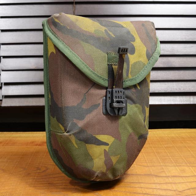 オランダ軍放出品スコップカバー三つ折りスコップ用MOLLEシステム対応迷彩