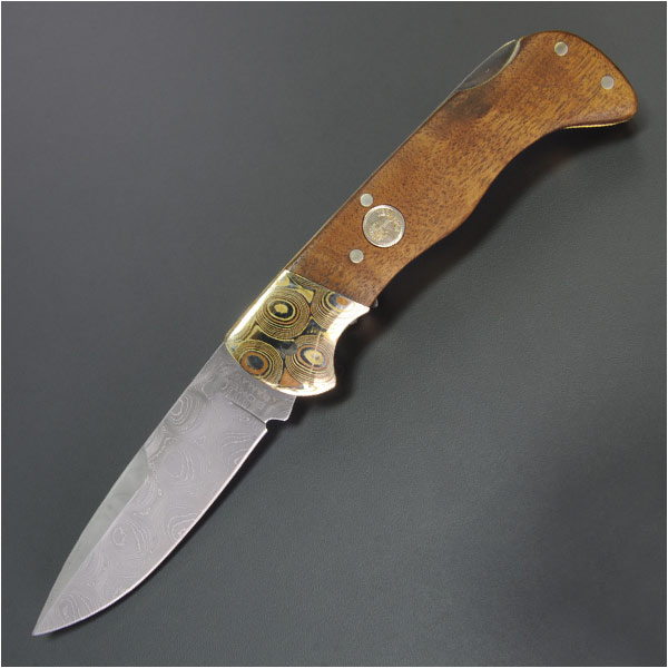 ボーカー折りたたみナイフダマスカス木製ハンドル