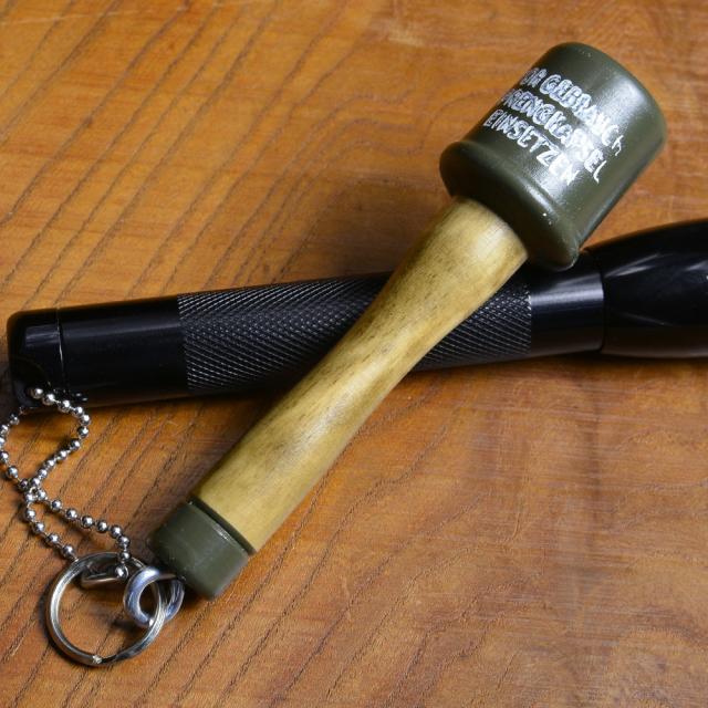 M24型柄付手榴弾型キーホルダー木製スティックグレネード