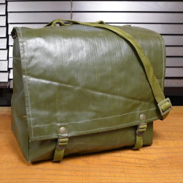 チェコ軍放出品ショルダーバッグM85耐水OD