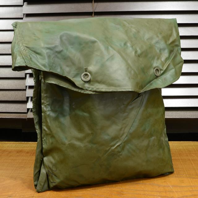 ベルギー軍放出品テントシート収納バッグビニール素材オリーブドラブ
