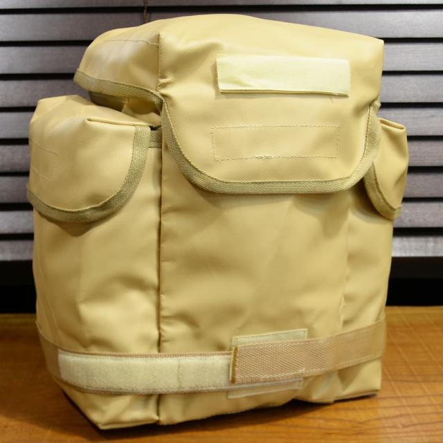 ポーランド軍放出品ガスマスクバッグMP-5用防水PVC生地タンカラー