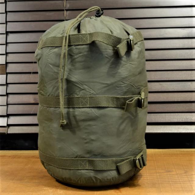 オーストリア軍放出品コンプレッションバッグ寝袋用収納袋44cmCarinthia製