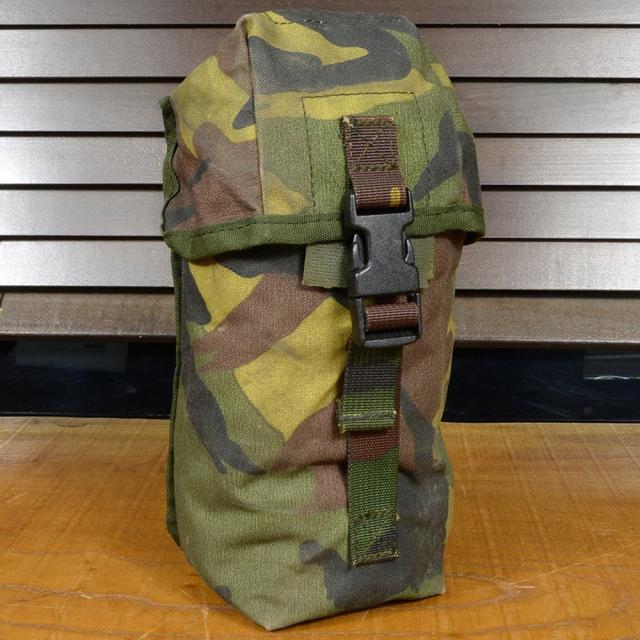 オランダ軍放出品ユーティリティポーチ小型ウッドランド迷彩