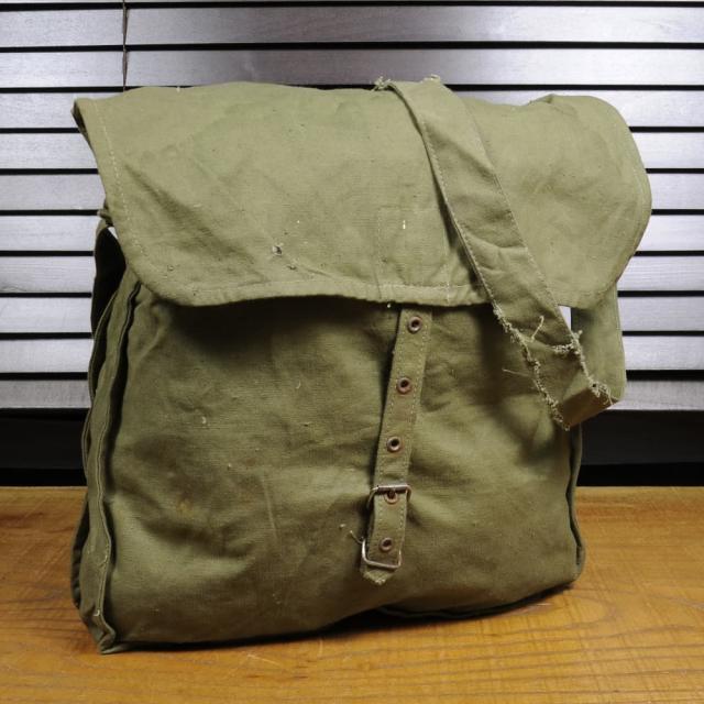 ブルガリア軍放出品キャンバス製ショルダーバッグ