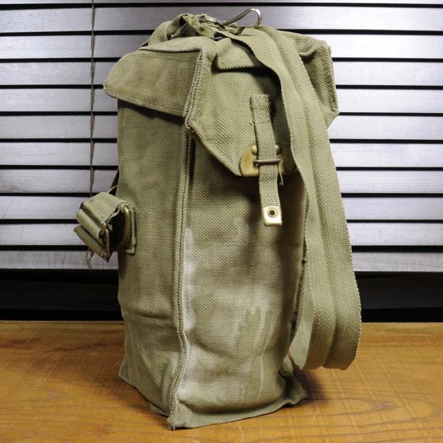 ベルギー軍放出品ガスマスクバッグスリムタイプM51ガスマスク用
