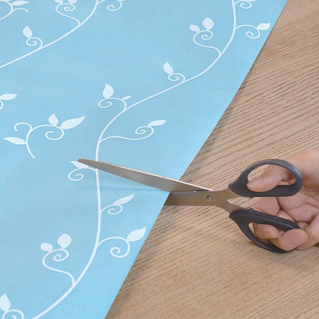 真ん中でカットすれば、窓ガラス2枚に使用できます