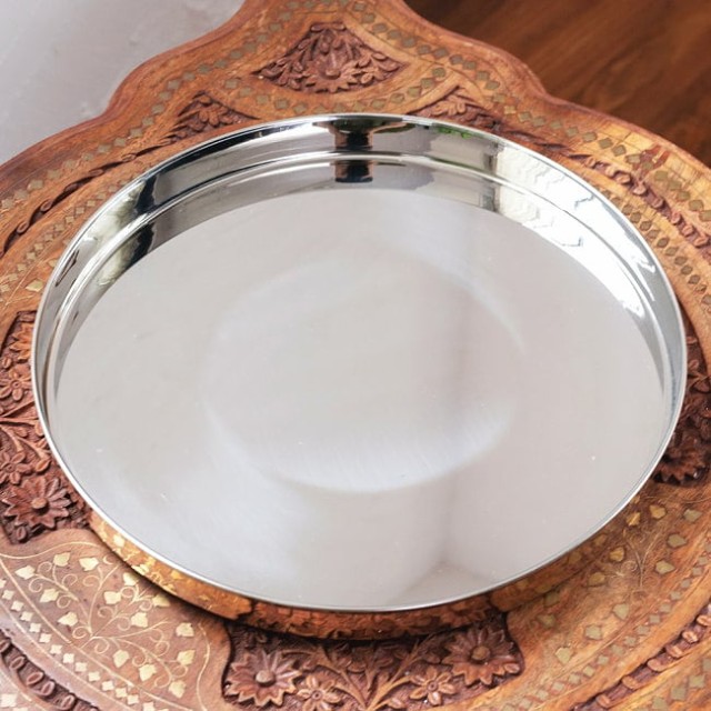 最安値低価 槌目付き 銅装飾のロイヤルターリー(カレー大皿:直径約31cm) / 食器 ラウンドターリー 丸皿 ターリープレート インド 調理の通販はau PAY マーケット - インド アジアの雑貨と衣料 - TIRAKITA| 最新作SALE