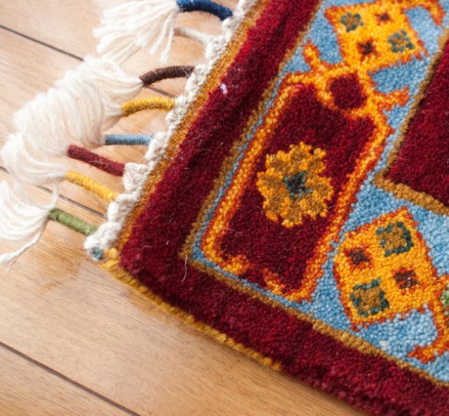 送料無料】 手織りのインド絨毯【約183cm x 約122cm】 / ラグ マット