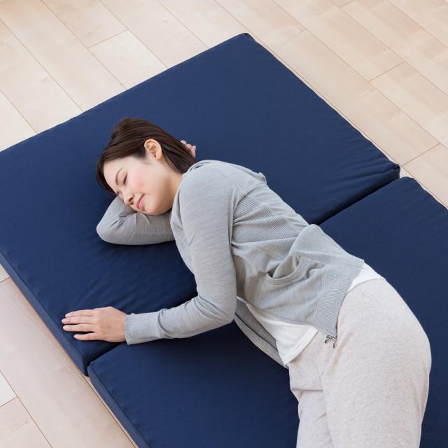 点で支えるウレタンマットレス シングル 硬めが好きな方に 厚さ8cm 3つ折り 日本製 約97X201X8cm 送料無料-1