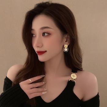 揺れる 大粒フェイクパール ピアス 送料無料 即日発送-3