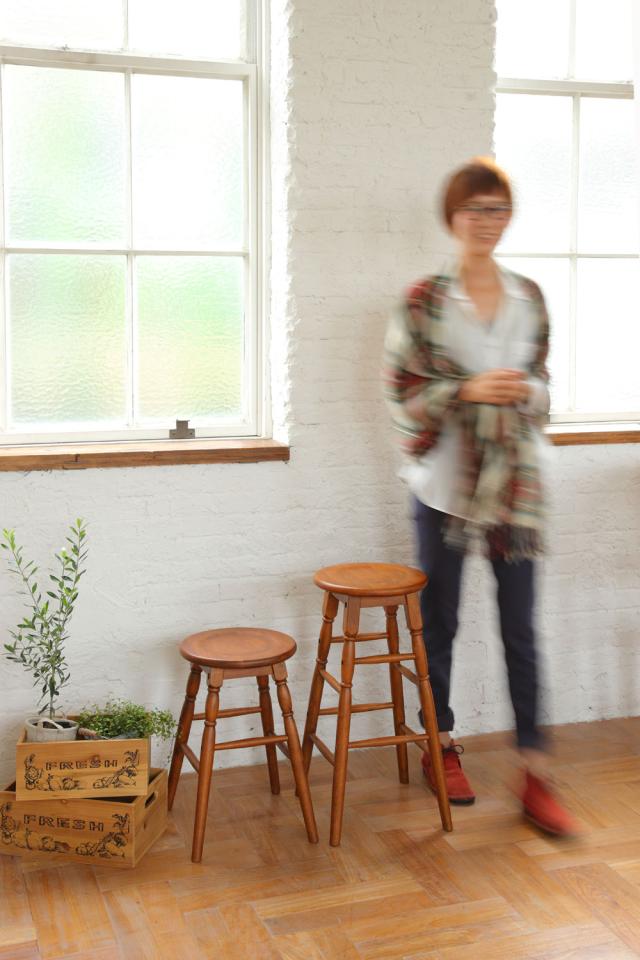 脚のデザインがポイントのロースツール hommage Low Stool 送料無料 即日発送-13
