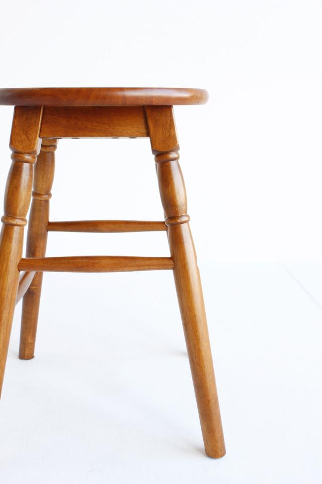 脚のデザインがポイントのロースツール hommage Low Stool 送料無料 即日発送-1