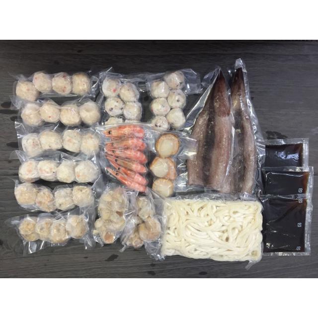 北海道 海鮮つみれ鍋 Eかに入×8 えび入×8 とりごぼう×8 たこ入×12 海老×6 帆立×3 いか×2 つぶ×2袋 冷凍うどん×1 ギフト対応可 送料無料-1