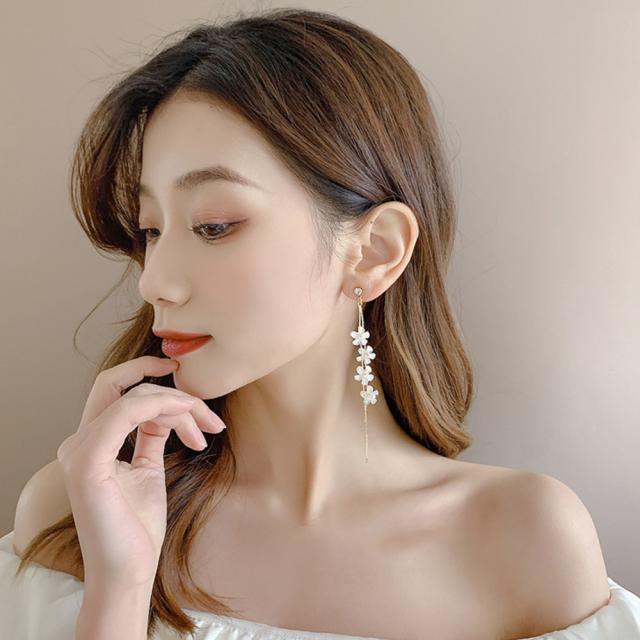 揺れる チェーンピアス 花びらイヤリング 送料無料 即日発送-2