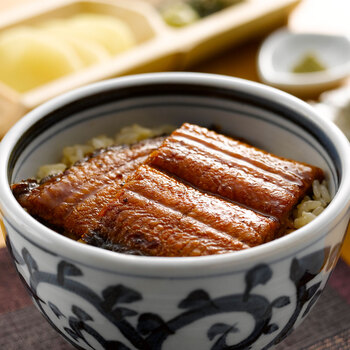 うなぎ割烹 一愼 うなぎ蒲焼セット 蒲焼55g×4袋、山椒×4袋、特製蒲焼のたれ50mlx1本 送料無料-3