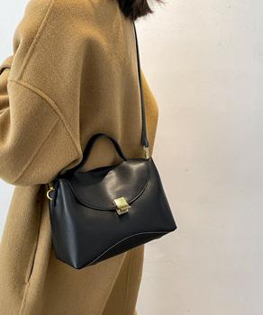 ショルダーバッグ 斜めがけ ハンドバッグ 送料無料 即日発送-4