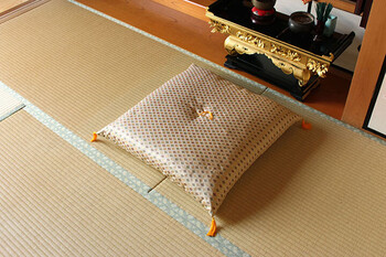 日本製 御前座布団 金襴 盆 法事 仏前 豪華 クッション性 約70×70cm 白虎 送料無料-7