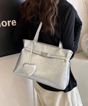 トートバッグ ハートチャーム付き肩掛け鞄 送料無料 即日発送-5