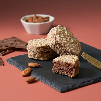 フリル８本ホワイトピンク＆リーガロイヤルアーモンドショコラ４個入 メッセージカード付 ラッピング済 送料無料-3