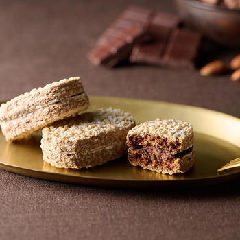 フリル８本スイート＆リーガロイヤルアーモンドショコラ４個入 メッセージカード付 ラッピング済 送料無料-4