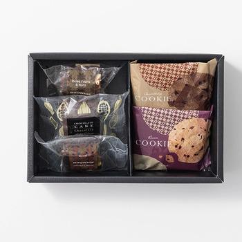 フリル ホワイトイエローグリーン８本＆ホテルオークラスイーツアソート５個入 メッセージカード付 ラッピング済 送料無料-3