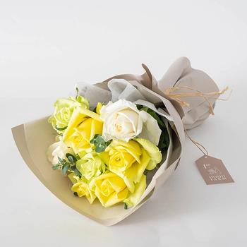 フリル ホワイトイエローグリーン８本＆ホテルオークラスイーツアソート５個入 メッセージカード付 ラッピング済 送料無料-5