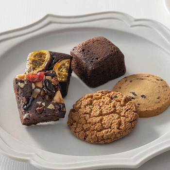 ホシファームフリルブーケカラフル８本＆ホテルオークラスイーツアソート５個入 メッセージカード付 ラッピング済 送料無料-2