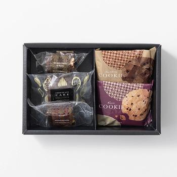 ホシファームフリルブーケルージュ８本＆ホテルオークラスイーツアソート５個入 メッセージカード付 ラッピング済 送料無料-4