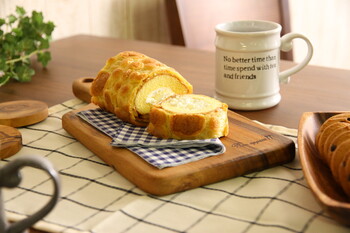 アカシア カッティングボード 取っ手付き Mサイズ 送料無料-3