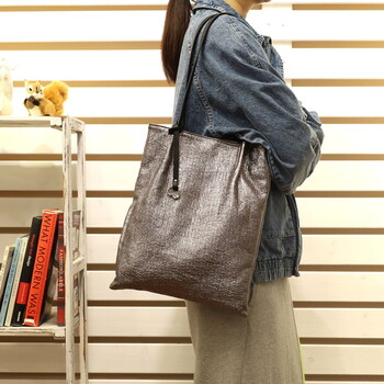 メタリック つまみハンドルフラット トートバッグ A4収納可能　 COOCO 送料無料 即日発送-17