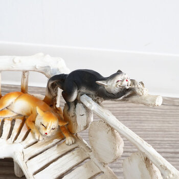 ディスプレイとしてかわいい 置物 オブジェ 猫&チェアー 子猫がお昼寝をしているとてもかわいい置物 送料無料-2