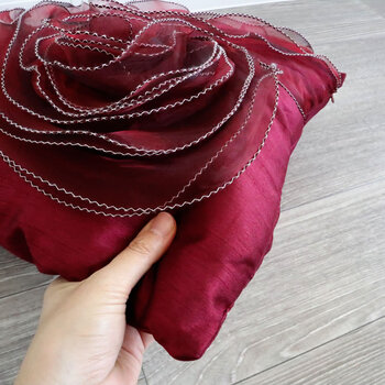 肌触りの良い逸品 スクエアローズクッション ワインレッド 送料無料-4