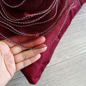 肌触りの良い逸品 スクエアローズクッション ワインレッド 送料無料-5