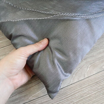 肌触りの良い逸品 スクエアローズクッション グレイ 送料無料-4