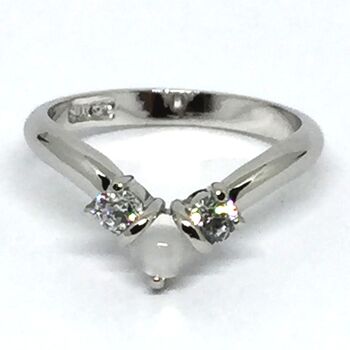 日本製 ムーンストーン＆キュービック ＳＩＬＶＥＲ９２５指が細く長く見えるV字リング SR 3927 送料無料 即日発送-2