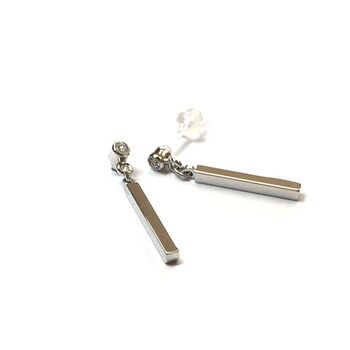 日本製 四角棒ピアス １ペア　樹脂ポスト 高品質クリスタル使用 JP 30 送料無料 即日発送-1