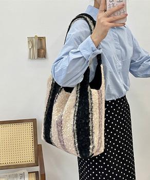 ボアトートバッグ A4 大容量 ふわふわ 送料無料 即日発送-7